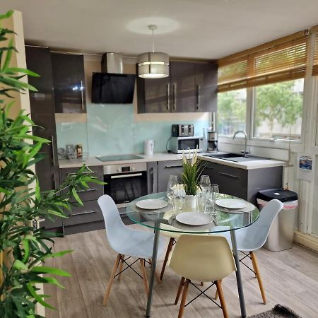 2 Bedrooms Flat In Great Location! Лондон Экстерьер фото