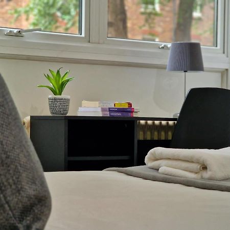 2 Bedrooms Flat In Great Location! Лондон Экстерьер фото