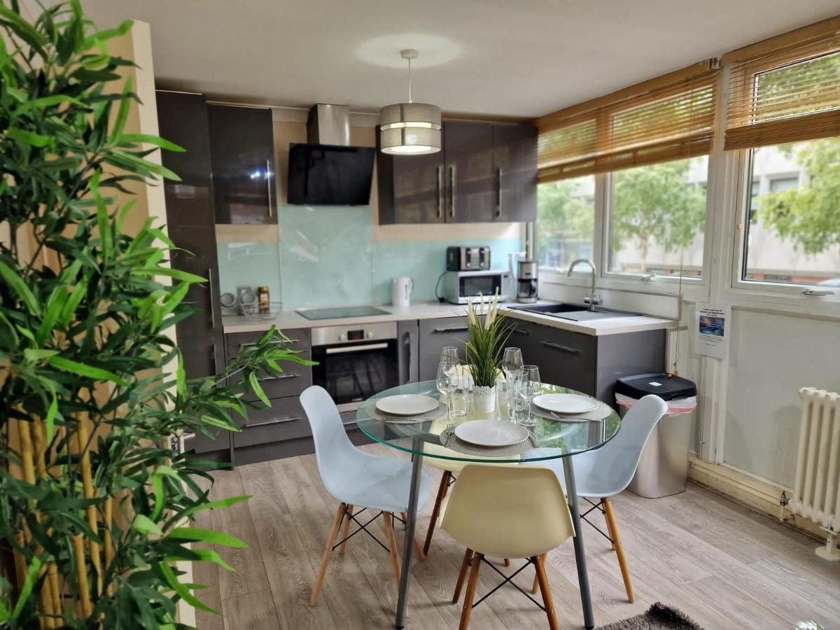 2 Bedrooms Flat In Great Location! Лондон Экстерьер фото