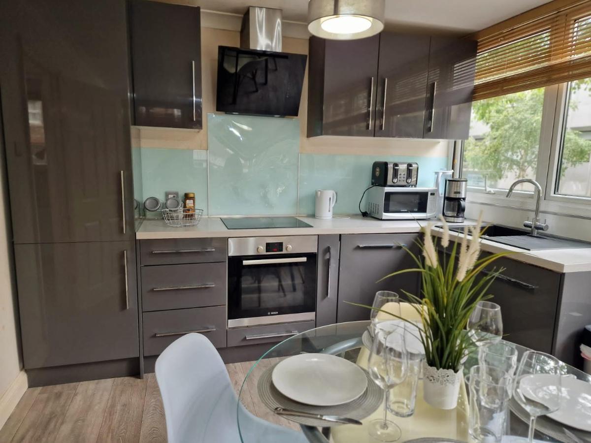 2 Bedrooms Flat In Great Location! Лондон Экстерьер фото