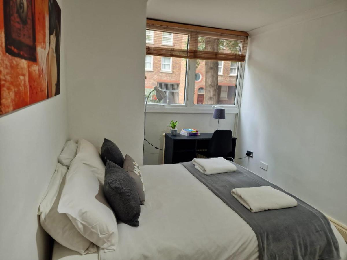 2 Bedrooms Flat In Great Location! Лондон Экстерьер фото